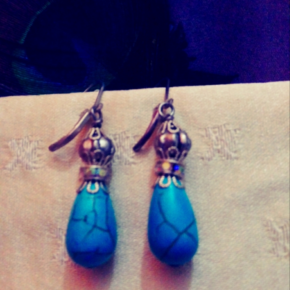 Women's earrings